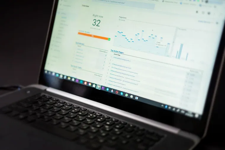 A single-page application dashboard on screen — Avaib — Avaib
