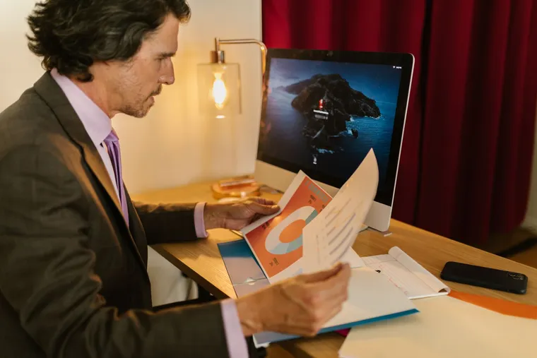 Summarising long reports and documents with an LLM — Avaib