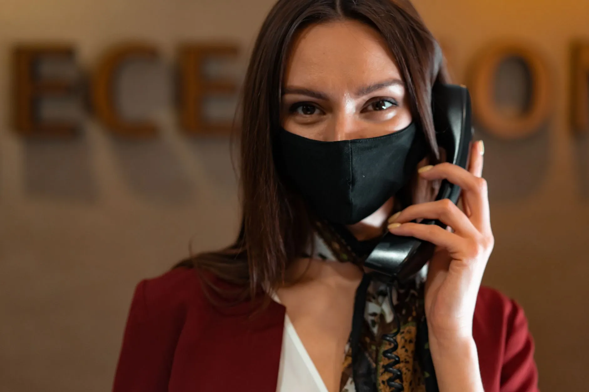 An AI virtual receptionist answering an incoming call — Avaib