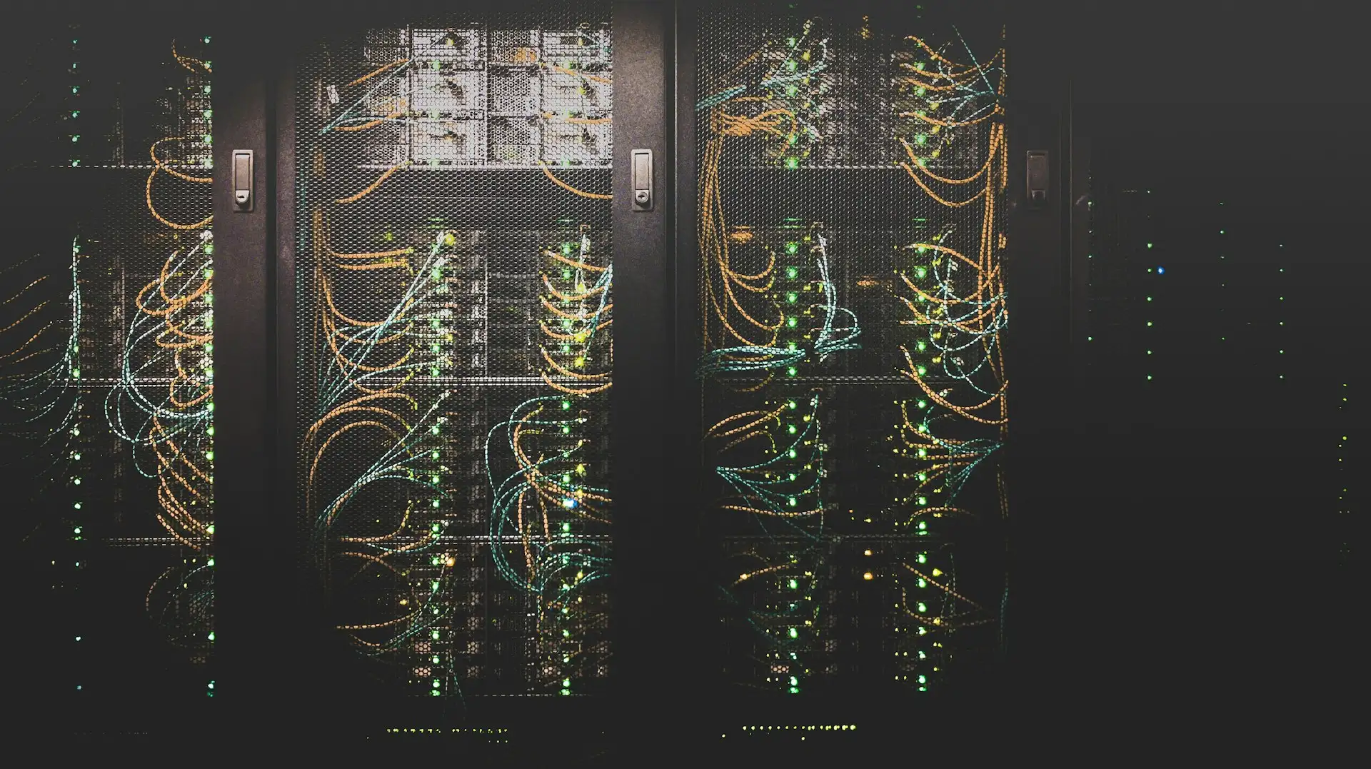 Connected systems and data flow on screen — Avaib API integration