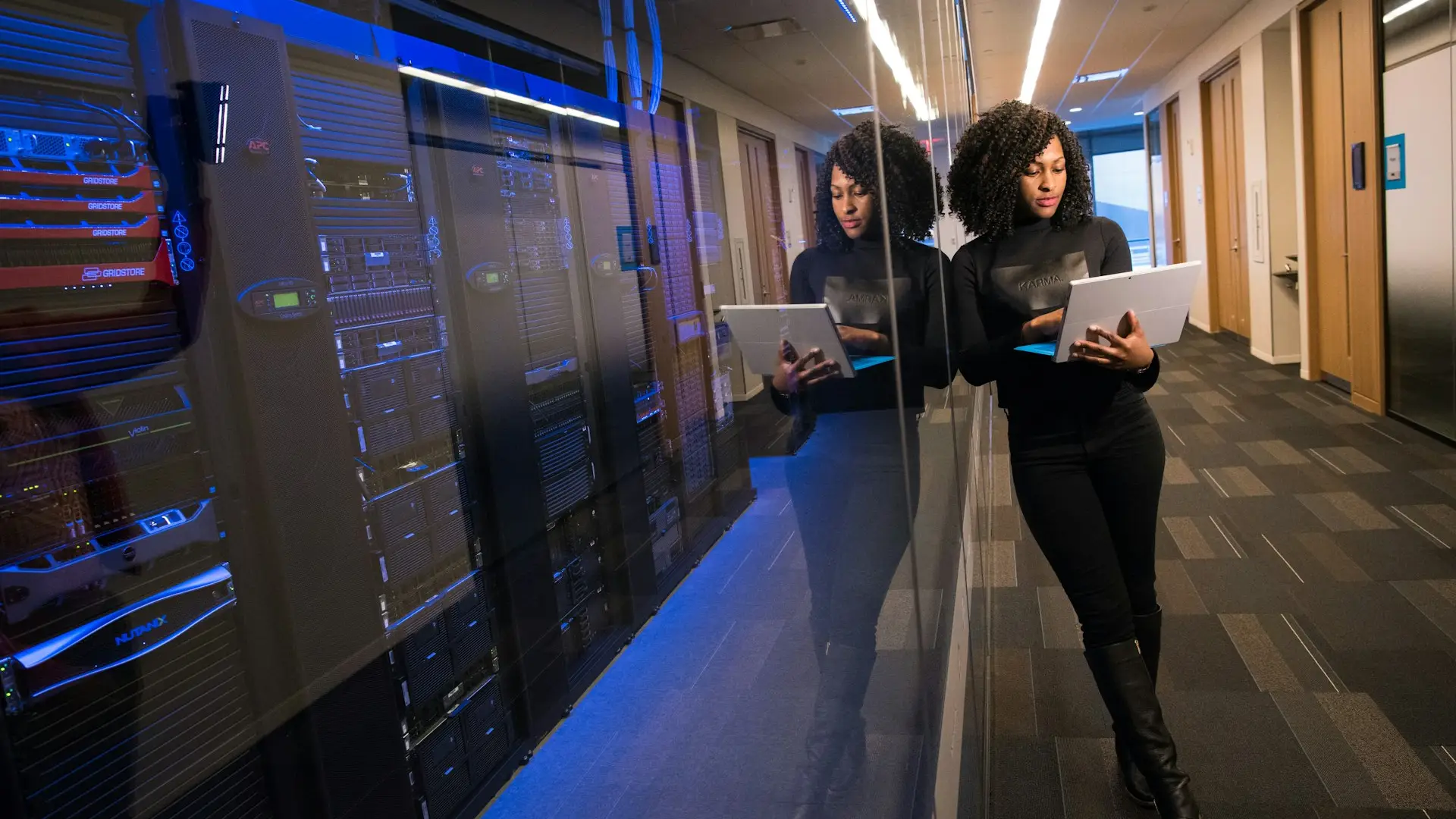 Server management dashboards — Avaib managed application services
